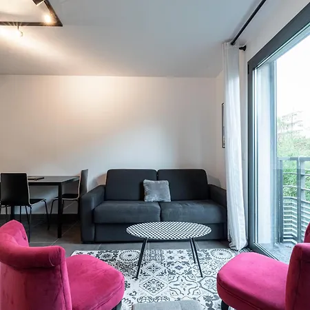 New Listing - 1 Bed Apt,air-con,beach Access,sea Appartement Antibes