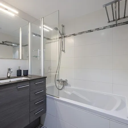 Appartement New Listing - 1 Bed Apt,air-con,beach Access,sea