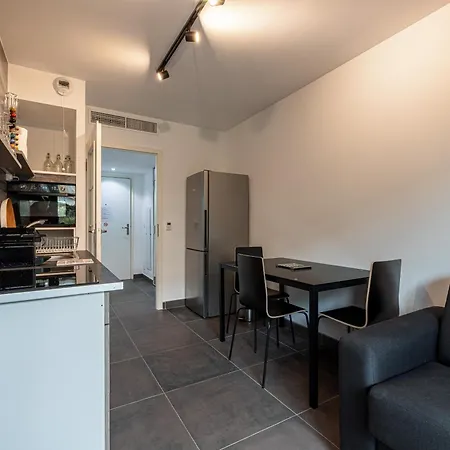 New Listing - 1 Bed Apt,air-con,beach Access,sea Appartement *