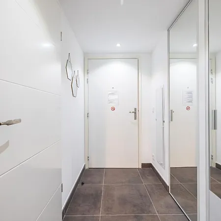 Appartement New Listing - 1 Bed Apt,air-con,beach Access,sea *