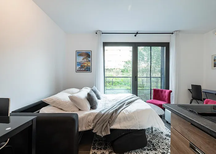 New Listing - 1 Bed Apt,air-con,beach Access,sea Lejlighed