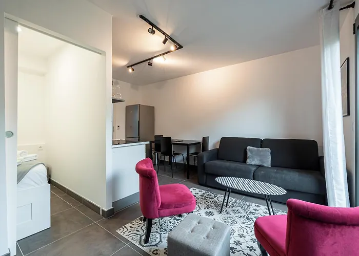 Apartment New Listing - 1 Bed Apt,air-con,beach Access,sea
